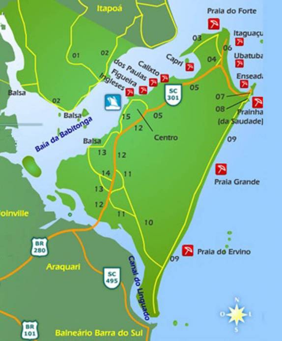 Mapa da ilha de São Francisco do Sul e suas praias. Nós ficamos hospedados na Prainha, na ponta nordeste, e também caminhamos pela Praia Grande, Enseada e Ubatuba, além de visitar o forte no extremo norte da ilha